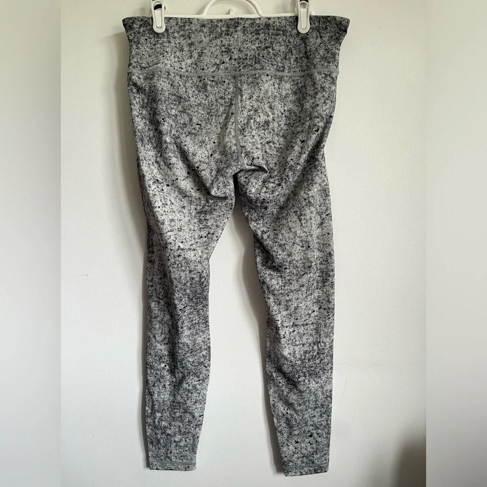 Lululemon Wunder Under Tight Luxtreme 28" - 
Antiqued Alpine White Multi - US 10 - Picture 4 of 7